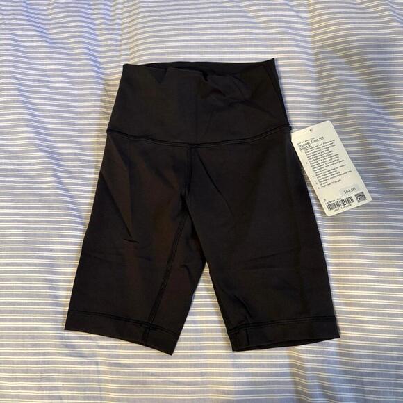 Lululemon Wunder Train High-Rise Shorts [COPY] - Picture 2 of 3